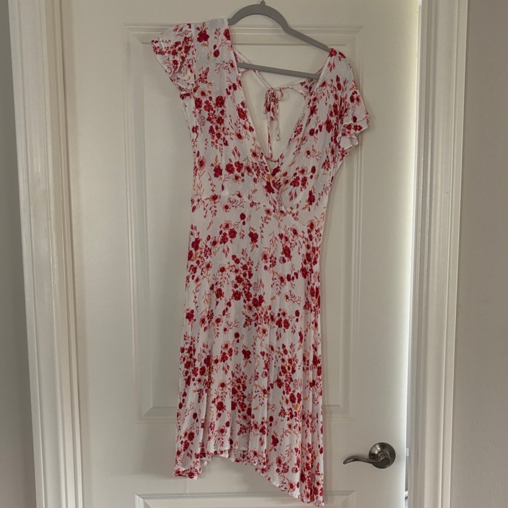 Chic Floral Midi Dress in Red and White